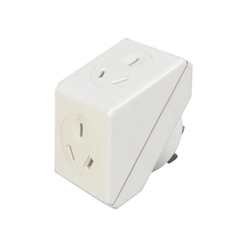 10A 250V säker och universell triangulär strömomvandlare